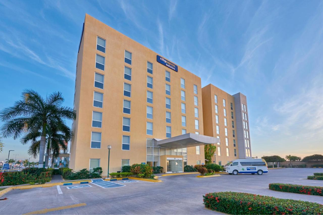 City Express By Marriott Manzanillo Εξωτερικό φωτογραφία