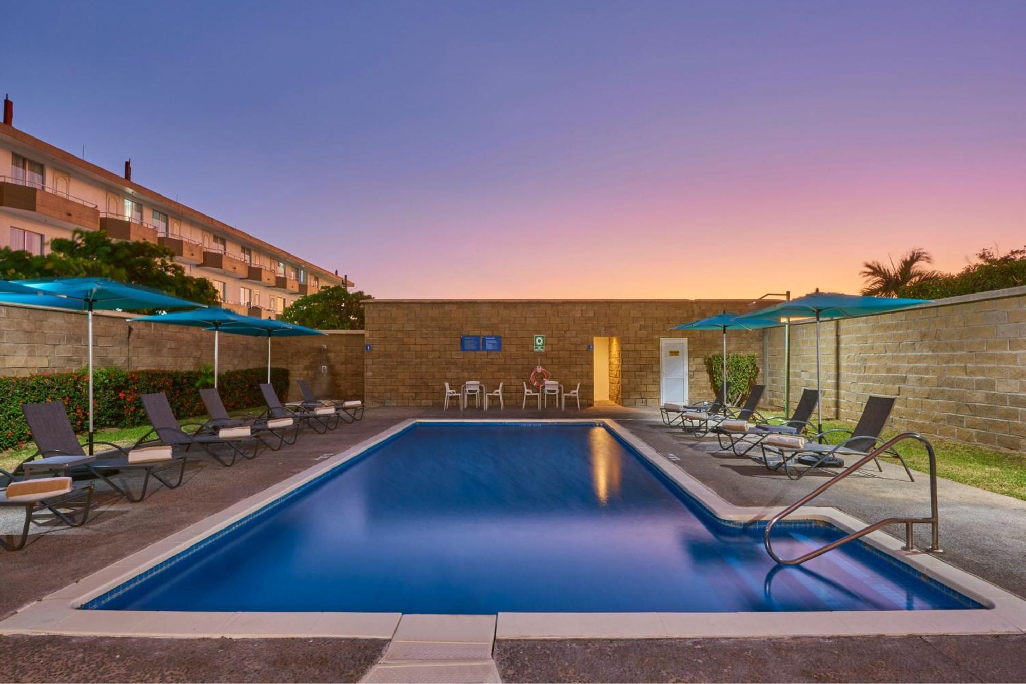 City Express By Marriott Manzanillo Εξωτερικό φωτογραφία