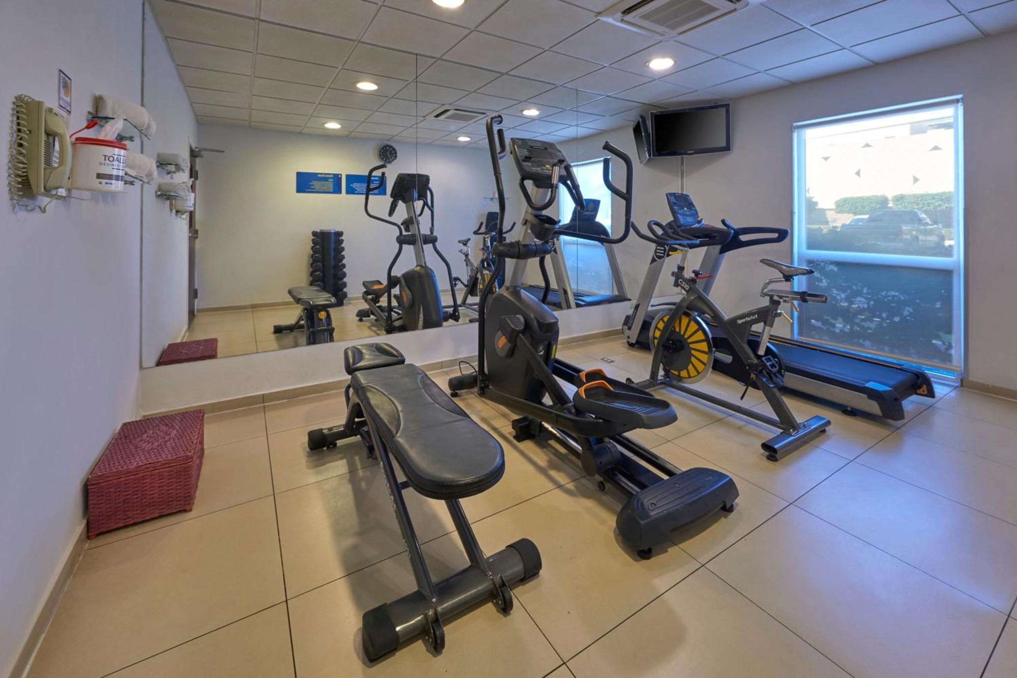 City Express By Marriott Manzanillo Εξωτερικό φωτογραφία