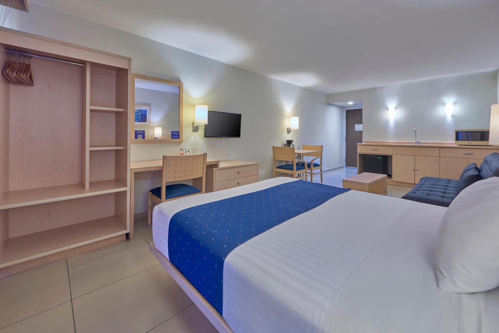 City Express By Marriott Manzanillo Εξωτερικό φωτογραφία
