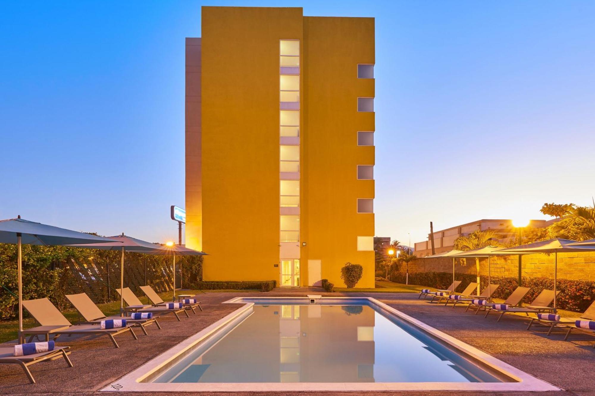 City Express By Marriott Manzanillo Εξωτερικό φωτογραφία