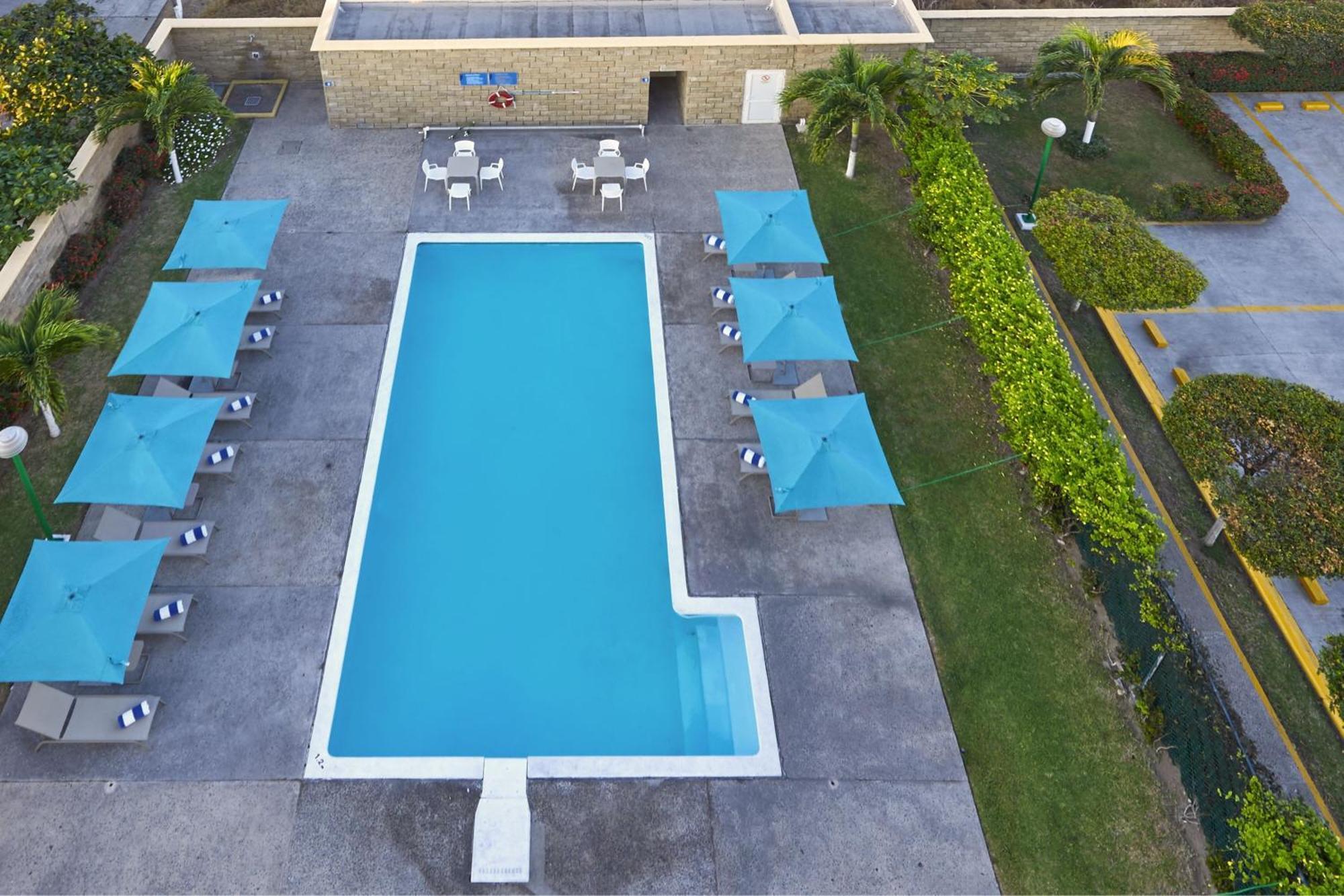 City Express By Marriott Manzanillo Εξωτερικό φωτογραφία