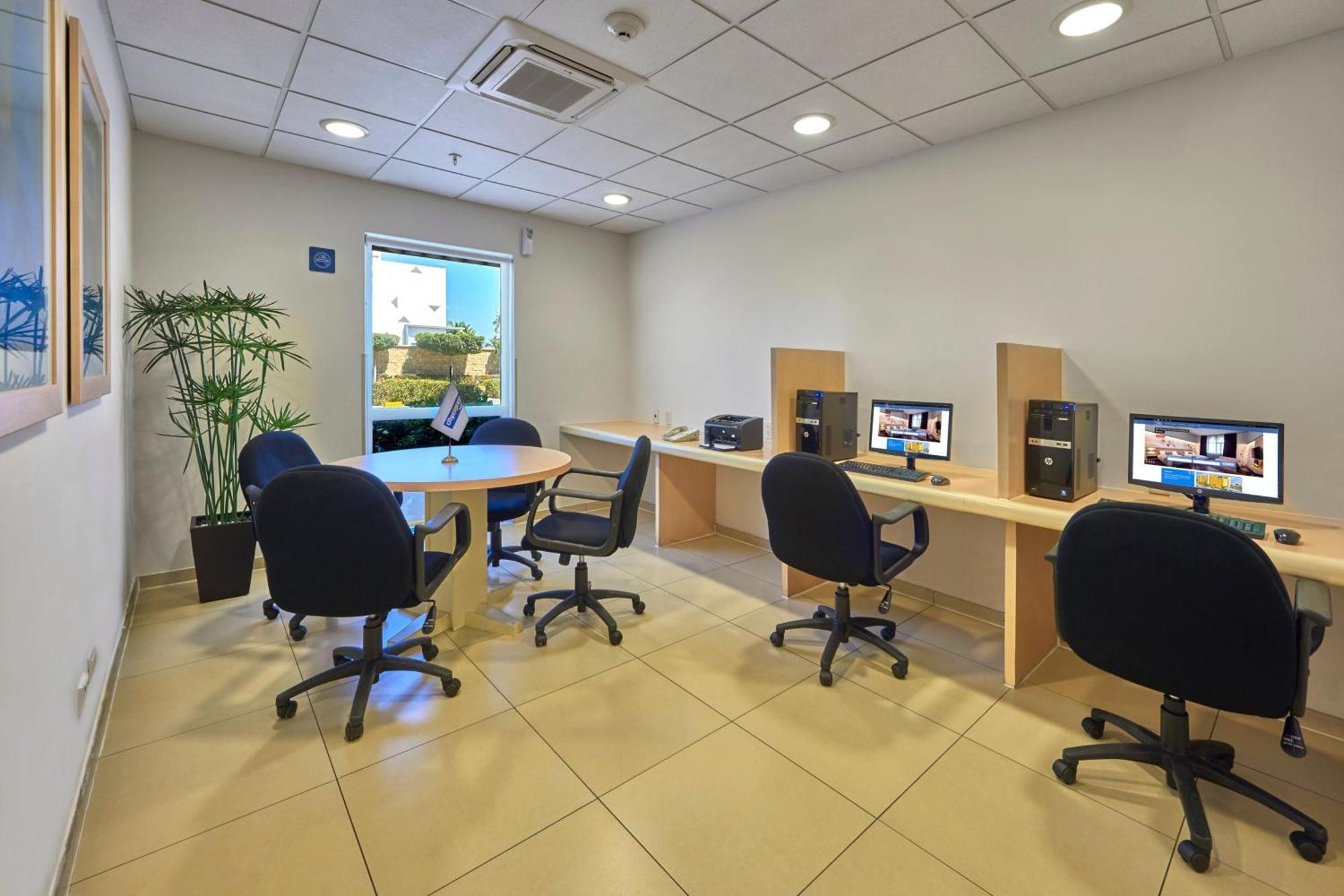 City Express By Marriott Manzanillo Εξωτερικό φωτογραφία